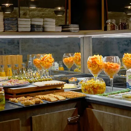 Best Western Le Montmartre - Saint Pierre-3
